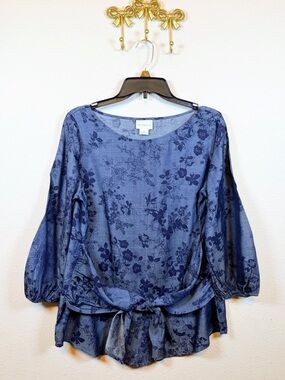 Liz Claiborne Blue Chambray Floral Scoop Neck Top & Wrap at Waist.   Size S